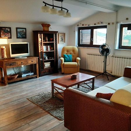 Nice, Cosy Studio Apartment With Shared Outdoor Pool Banjole Exterior photo