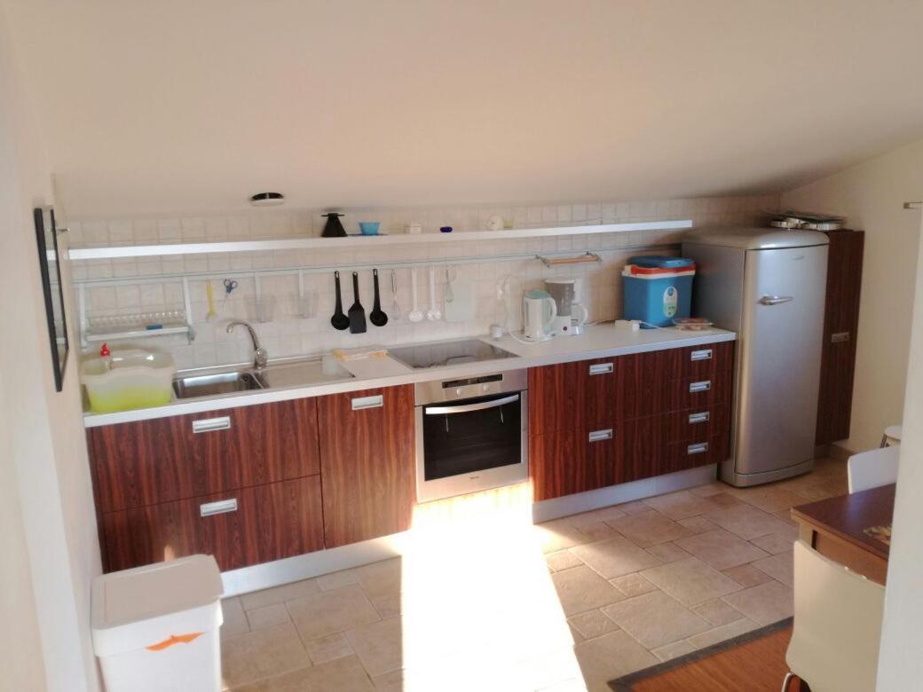 Nice, Cosy Studio Apartment With Shared Outdoor Pool Banjole Exterior photo