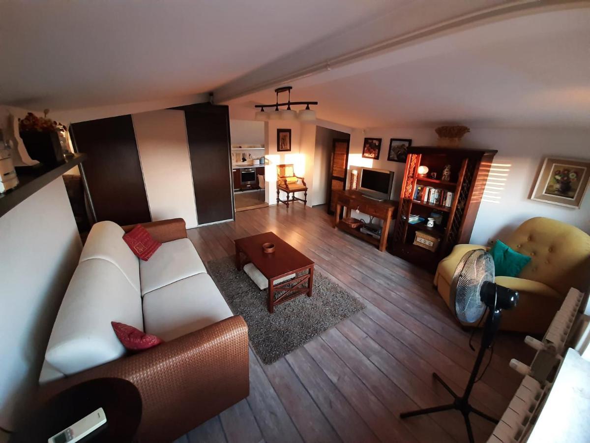 Nice, Cosy Studio Apartment With Shared Outdoor Pool Banjole Exterior photo